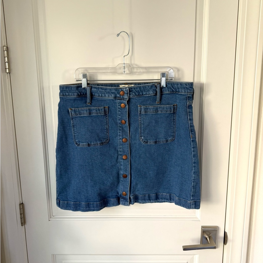 MADEWELL Denim Mini Skirt Size 32 - XL Women Snaps  and pocket detail